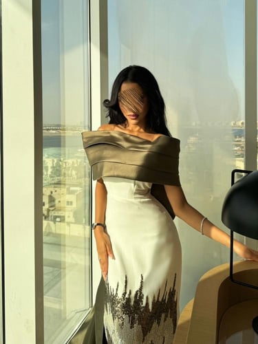 فستان سهرة ترتر بذيل طويل
