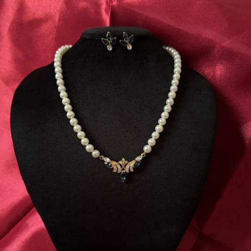 طقم فنتج من اللؤلؤ ماركة Lotus