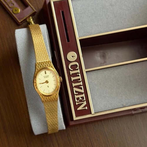 ساعة Citizen النسائية الفنتج – Gold Mesh Bracelet...
