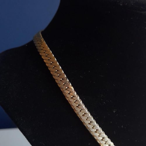 عقد مونيه فنتج ذهبي – تصميم هيرينغبون كلاسيكي