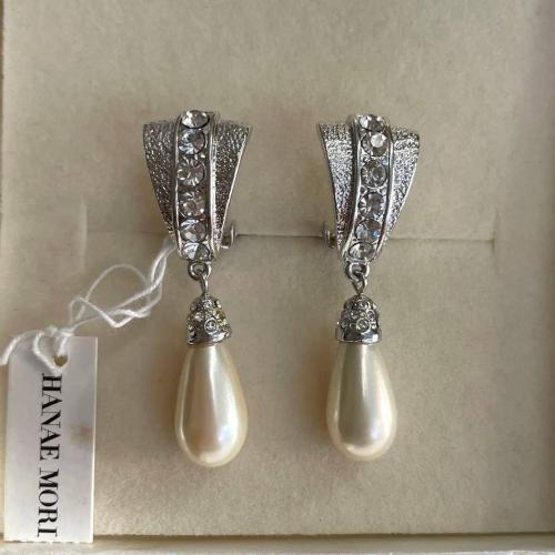 اقراط اللؤلو الفضي HANAE MORI Vintage