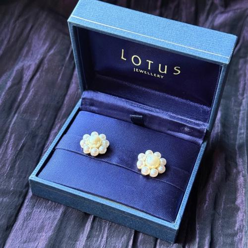 أقراط Lotus زهرة اللؤلؤ