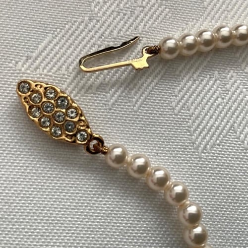 طقم لؤلؤ فاخر من Lotus – تألق يجمع بين الأناقة وال...