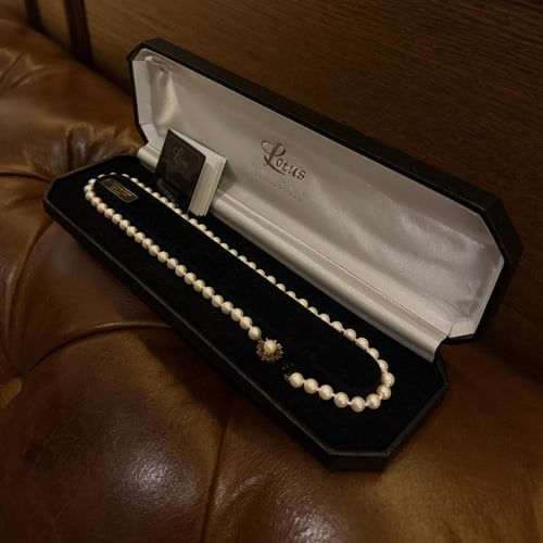 عقد لوتس رويال اللؤلؤي الكلاسيكي 1986