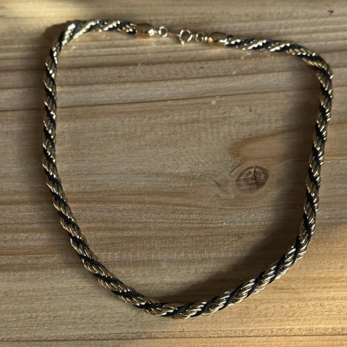 طقم فنتج من Trifari – عقد وسوار