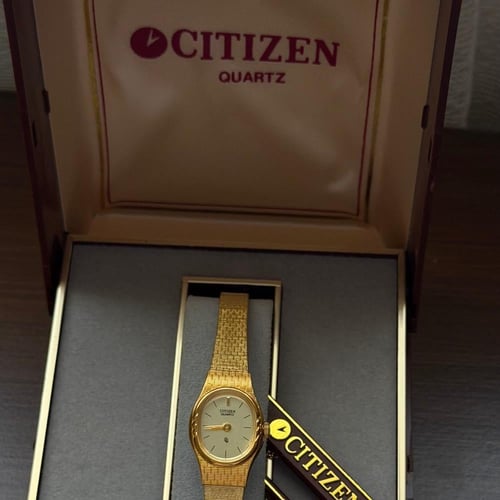 ساعة Citizen النسائية الفنتج – Gold Mesh Bracelet...