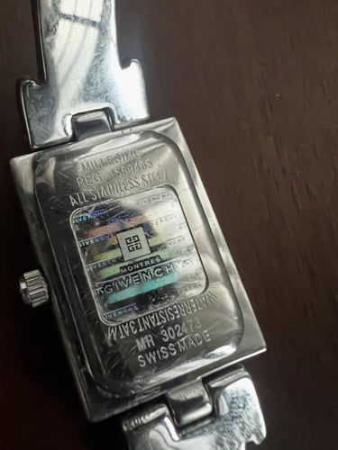 ساعة فنتج ماركة Givenchy