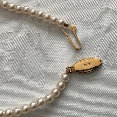 طقم لؤلؤ فاخر من Lotus – تألق يجمع بين الأناقة وال...