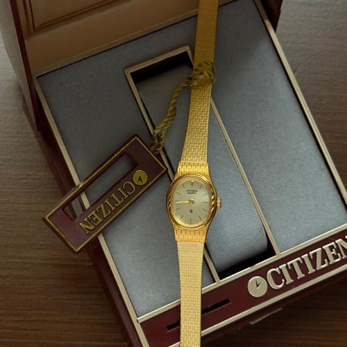 ساعة Citizen النسائية الفنتج – Gold Mesh Bracelet...