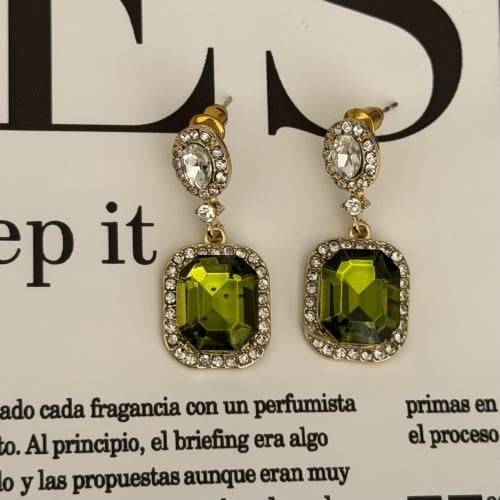 اقراط فنتج بتصميم اوروبي