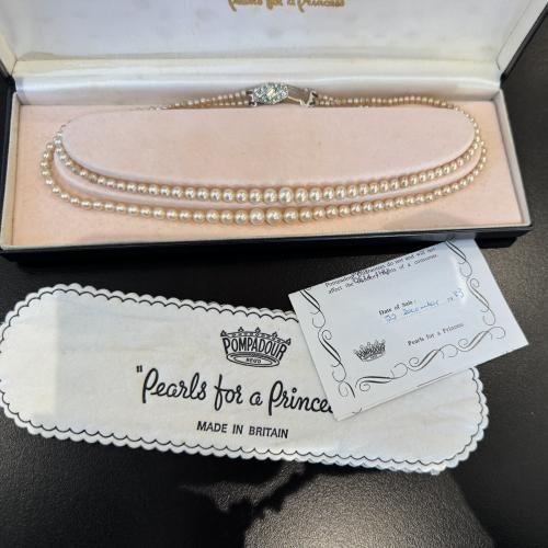 عقد اللؤلؤ الملكي – Pompadour Pearl