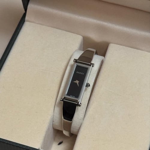 ساعة فنتج أنيقة ماركة Gucci من ١٩٩٠م