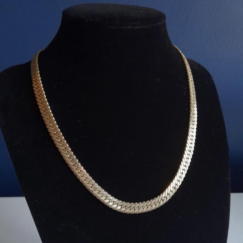 عقد مونيه فنتج ذهبي – تصميم هيرينغبون كلاسيكي