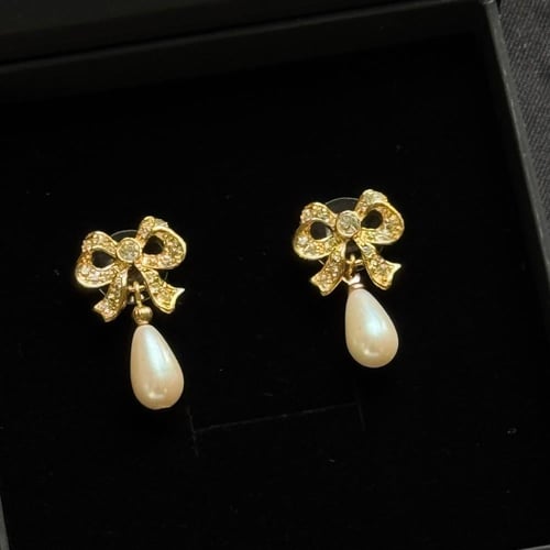 أقراط فنتج ماركة Monet من ١٩٨٠م