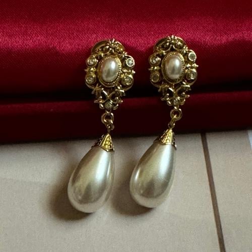 أقراط فنتج مذهلة من ١٨٨٠م