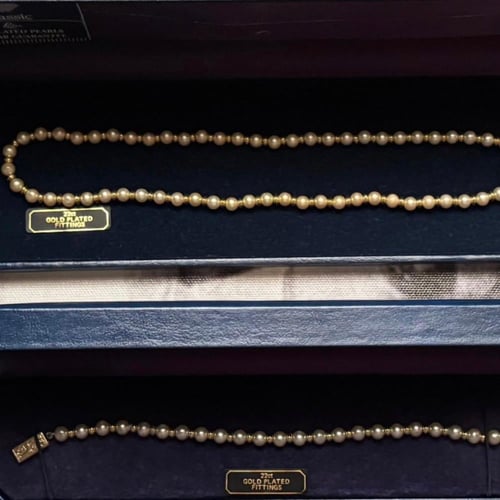 عقد وسوار من اللؤلؤ الكلاسيكي ماركة Classic by Lot...