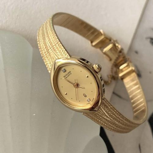 ساعة SUNLORD فنتج -بتصميم ذهبي فاخر