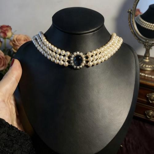 عقد من اللؤلؤ ماركة LOTUS Royale