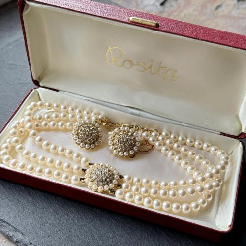 طقم ROSITA الفنتج باللؤلؤ