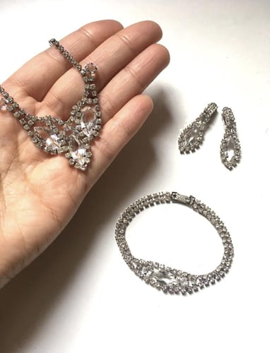 طقم سواروفسكي فنتج كريستال