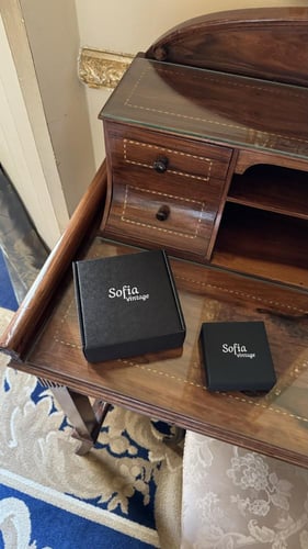 طقم فنتج ماركة Liz Claiborne من ١٩٧٠م