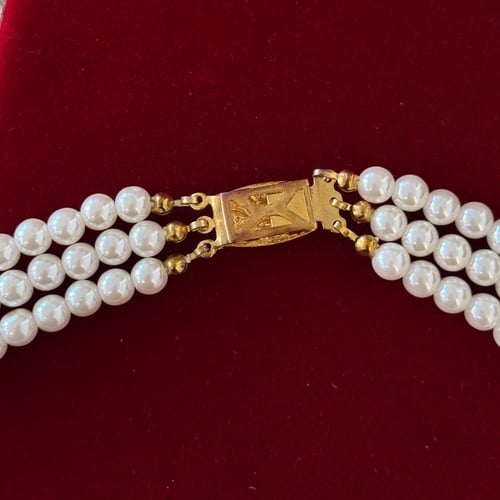 عقد لؤلؤ ملكي من Lotus – فخامة لا تُضاهى