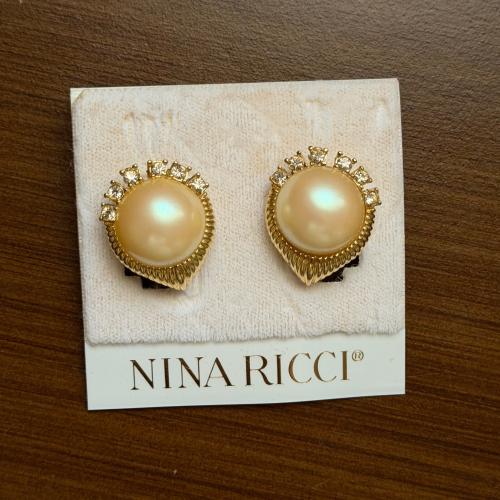 اقراط Nina Ricci Pearl
