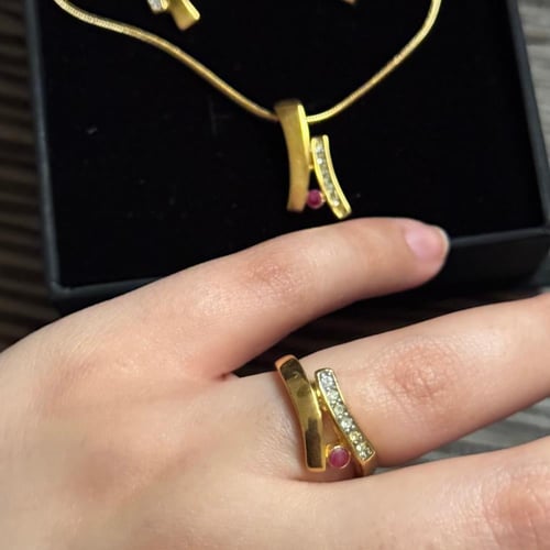 طقم كلاسيك ريد فنتج