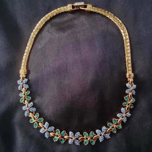 عقد عتيق فاخر ماركة Swarovski من ١٩٩٠م