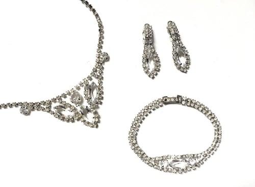 طقم سواروفسكي فنتج كريستال