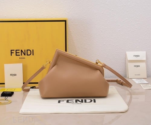 شنطة فيندي Fendi First