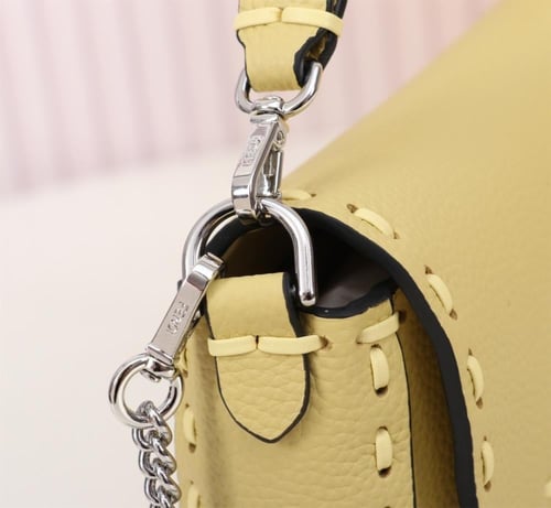 شنطة فيندي باجيت Fendi Baguette