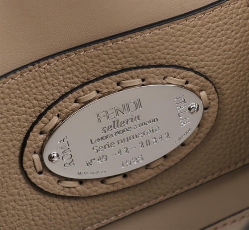 شنطة فيندي باجيت Fendi Baguette