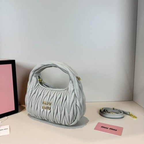 شنطة ميو ميو واندر Miu Miu Wander