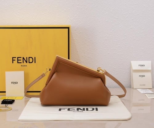 شنطة فيندي Fendi First