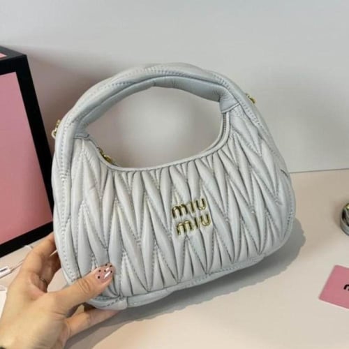 شنطة ميو ميو واندر Miu Miu Wander