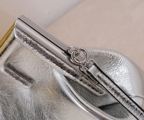 شنطة فيندي Fendi First