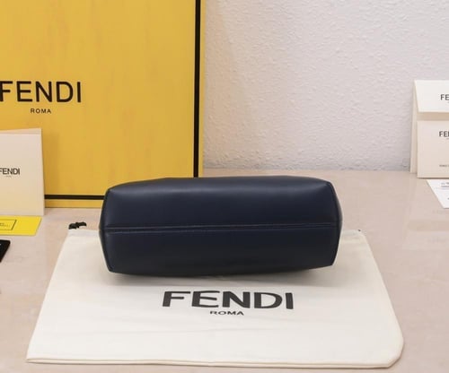 شنطة فيندي Fendi First