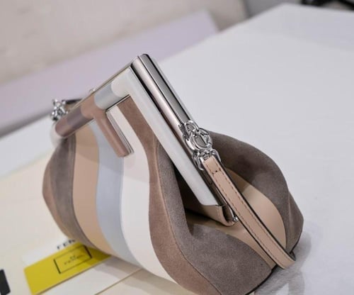 شنطة فيندي Fendi First