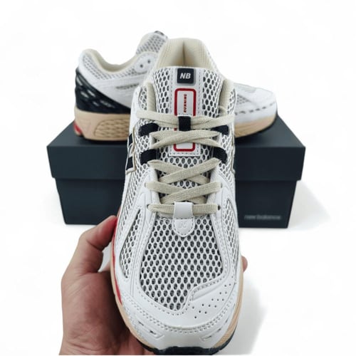 NEW BALANCE 1906L