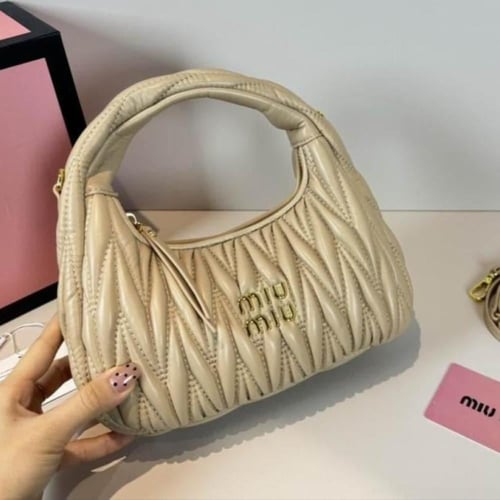شنطة ميو ميو واندر Miu Miu Wander