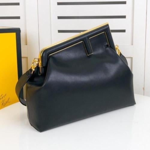 شنطة فيندي Fendi First