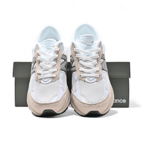 NEW BALANCE V6 990