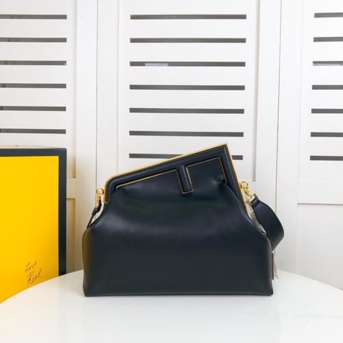 شنطة فيندي Fendi First
