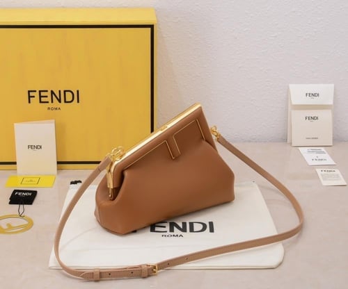 شنطة فيندي Fendi First