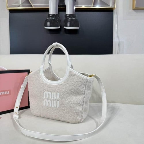 شنطة ميو ميو آيفي Miu Miu IVY