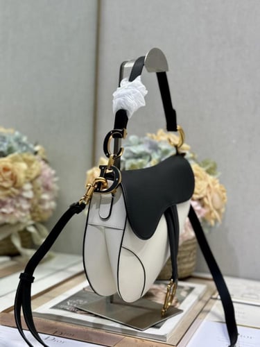 شنطة سادل ديور Dior Saddle