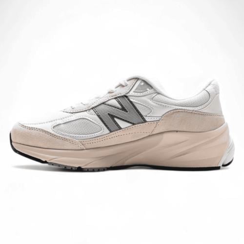 NEW BALANCE V6 990