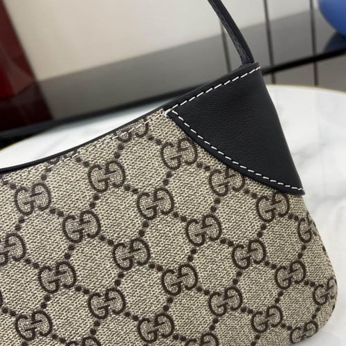 شنطة كتف جوتشي متوسطة Medium Shoulder Bag