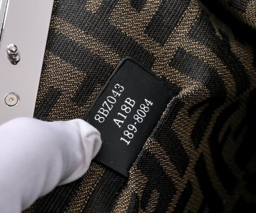 شنطة فيندي Fendi First